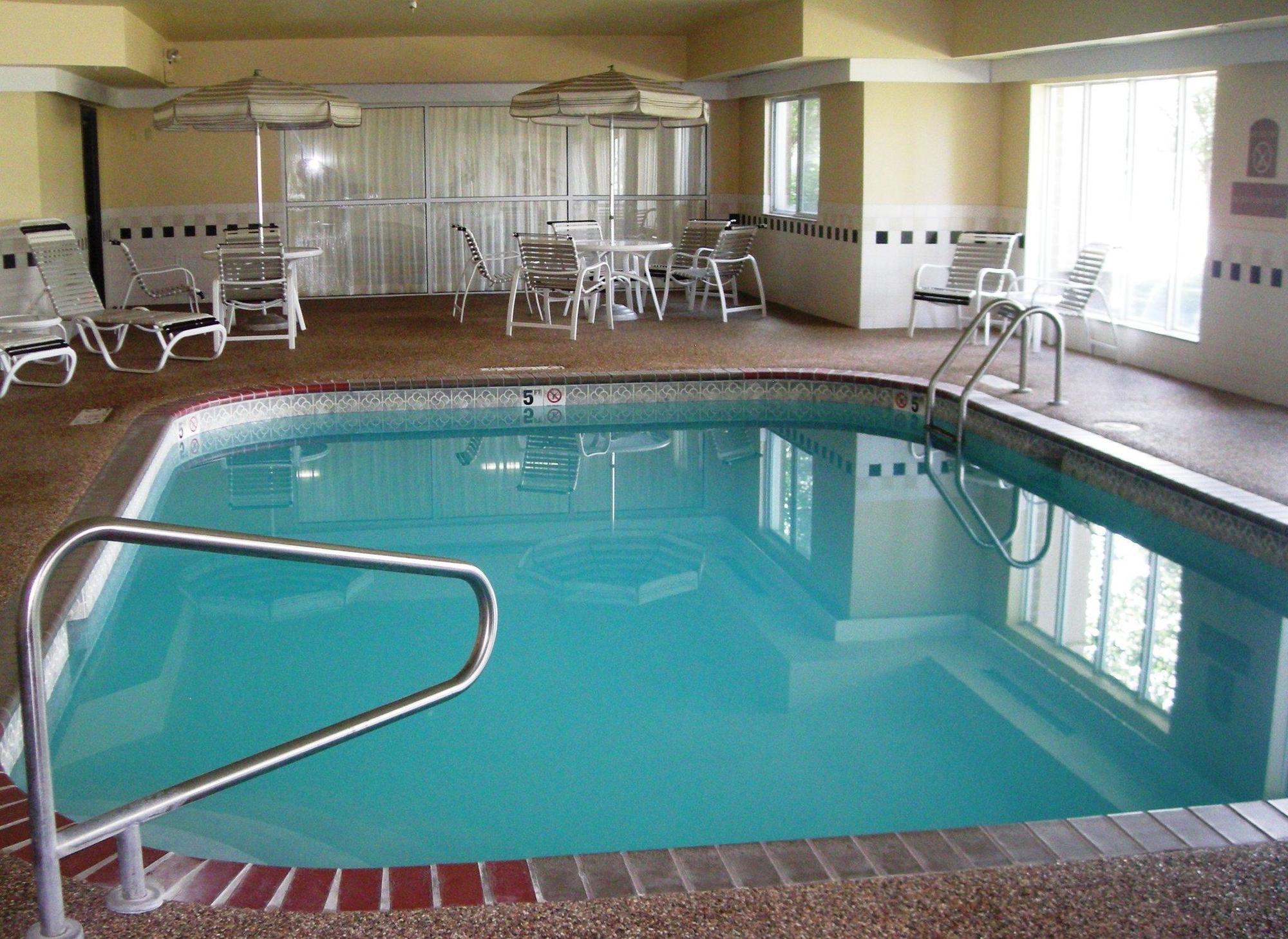 Baymont Inn & Suites By Wyndham Lincoln Ne Exterior foto